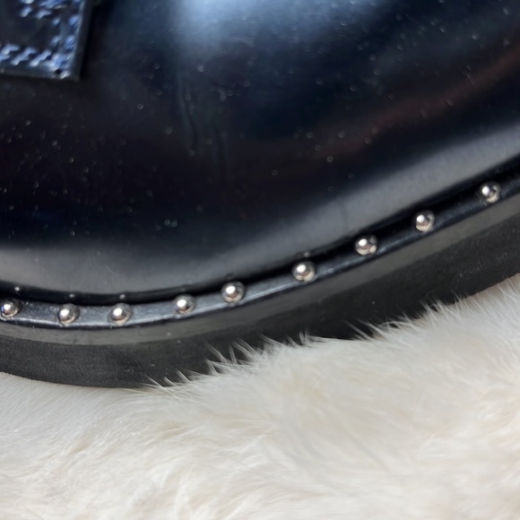 Ladies Size 39 Patent Leather Shoes - Picture 7 of 10